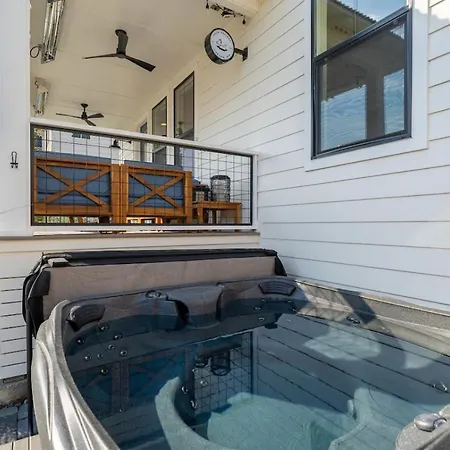 Dock Holiday With Carriage House #134